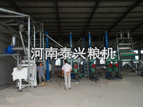 河北20噸小米加工設(shè)備安裝現(xiàn)場(chǎng)圖